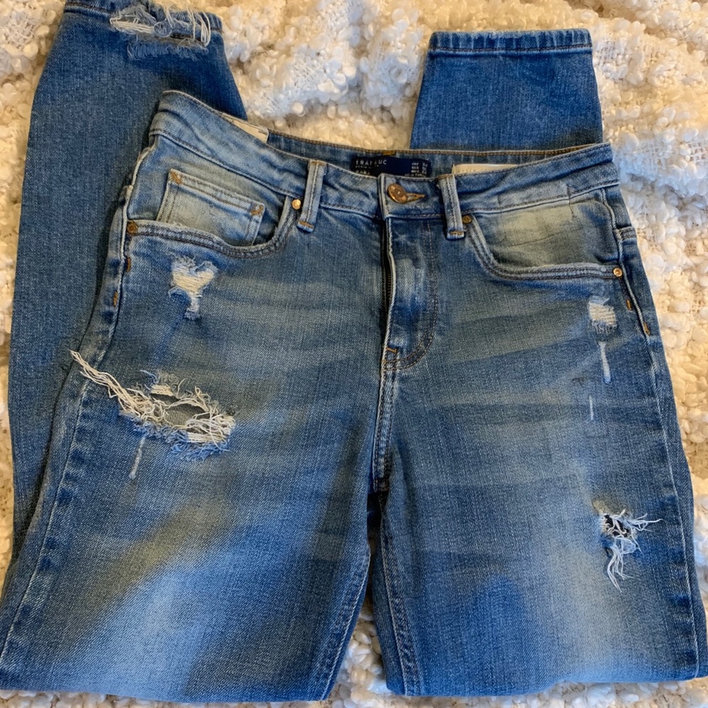 Zara Trufaluc Medium/Light Wash Ripped Jeans